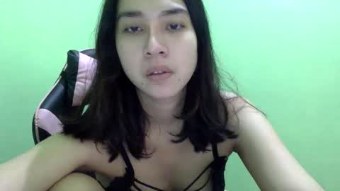 Snapshot of cottoncandygirl9898 chatting on 04/24/26, 03:31 Liz Gwyneth Charlota online show from 04/24/26, 03:31