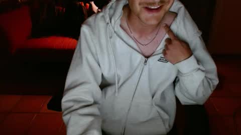 Snapshot of couldbesleeping chatting on 10/14/25, 04:02 couldbe online show from 10/14/25, 04:02