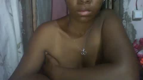 couleur_vanille online show from 11/19/25, 02:11