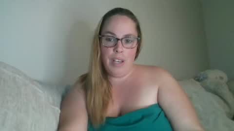 Snapshot of countrylovin2018 chatting on 10/18/25, 07:03 Fallen Angel 21 online show from 10/18/25, 07:03