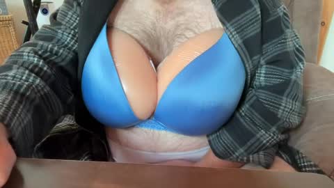 Snapshot of county1234 chatting on 07/11/26, 11:24 Counrt1234 online show from 07/11/26, 11:24