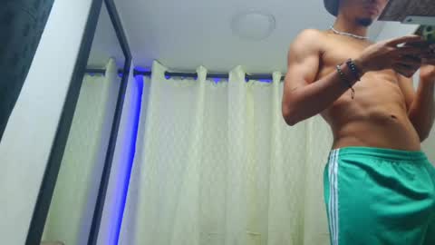 Snapshot of couple_hot_xxxz chatting on 05/25/26, 11:00 couple_hot_xxxz online show from 05/25/26, 11:00