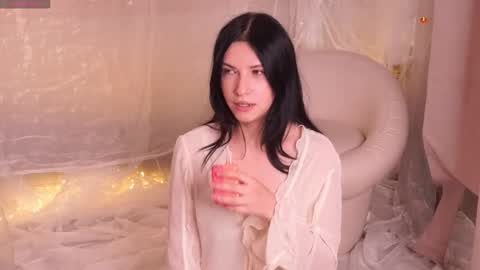 Alex and Mia online show from 11/12/25, 04:51