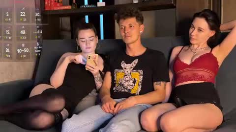 Alex and Mia online show from 06/18/26, 04:00