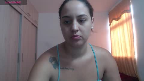  ALEJANDRO Y EMILY  online show from 10/15/25, 09:15