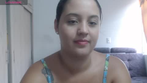  ALEJANDRO Y EMILY  online show from 11/28/25, 01:14