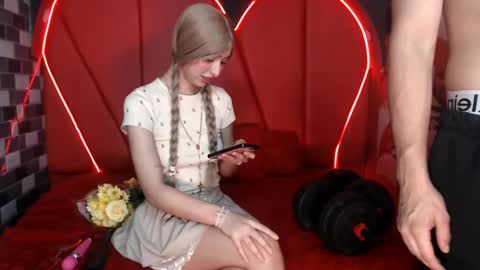 Snapshot of couple_sexxy7 chatting on 09/22/25, 08:11 MIA LIZ AND SAM online show from 09/22/25, 08:11