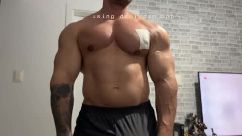 couplemuscle40 online show from 11/11/25, 01:27