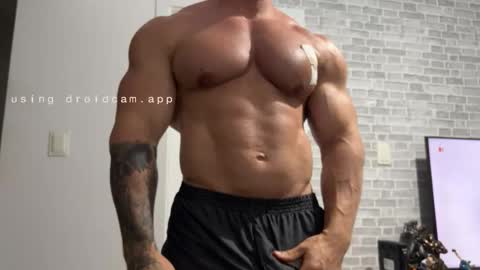 couplemuscle40 online show from 12/01/25, 06:24