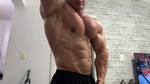 couplemuscle40 online show from 03/24/26, 04:12