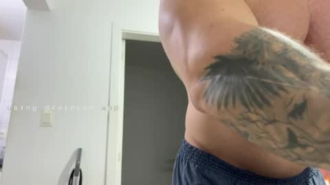 couplemuscle40 online show from 04/15/26, 11:49