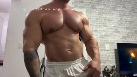 Snapshot of couplemuscle40 chatting on 07/04/26, 01:23 couplemuscle40 online show from 07/04/26, 01:23
