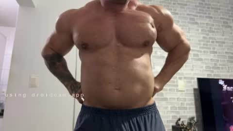 Snapshot of couplemuscle40 chatting on 07/11/26, 12:02 couplemuscle40 online show from 07/11/26, 12:02