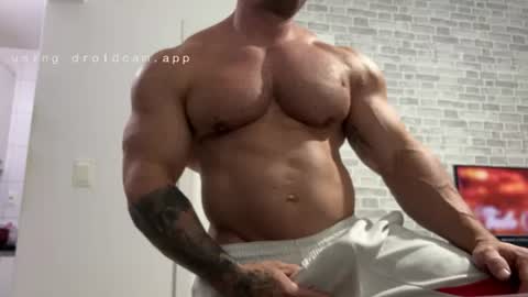 Snapshot of couplemuscle40 chatting on 07/13/26, 09:17 couplemuscle40 online show from 07/13/26, 09:17