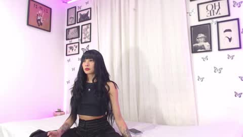 Juli and Liam online show from 12/17/24, 05:18