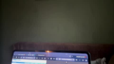 Snapshot of courteous_raspberrrry chatting on 10/10/25, 06:01 Rose Roys my online show from 10/10/25, 06:01