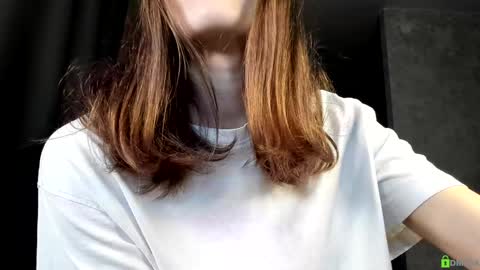 Snapshot of courtney_luv chatting on 10/29/25, 01:13 Im Courtney Nice to meet youFollow meInstagram courtneyluv778 online show from 10/29/25, 01:13