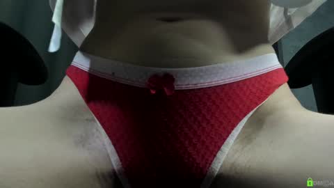 Snapshot of courtney_luv chatting on 11/24/25, 02:06 Im Courtney Nice to meet youFollow meInstagram courtneyluv778 online show from 11/24/25, 02:06