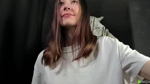 Snapshot of courtney_luv chatting on 12/17/25, 12:33 Im Courtney Nice to meet youFollow meInstagram courtneyluv778 online show from 12/17/25, 12:33