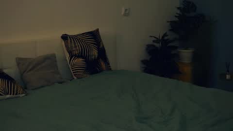 Yui online show from 02/10/25, 04:36