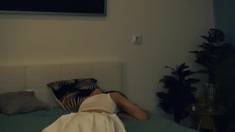 Yui online show from 02/13/25, 10:44