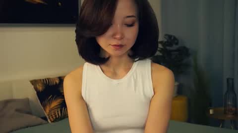 Yui online show from 02/18/25, 07:21