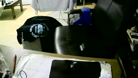 Snapshot of coyote017 chatting on 01/23/25, 03:32 coyote017 online show from 01/23/25, 03:32