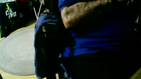 Snapshot of coyote017 chatting on 03/05/25, 06:23 coyote017 online show from 03/05/25, 06:23