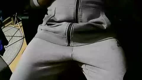 Snapshot of coyote017 chatting on 10/05/25, 04:16 coyote017 online show from 10/05/25, 04:16