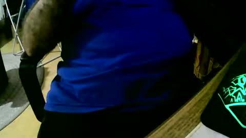 Snapshot of coyote017 chatting on 11/19/25, 06:19 coyote017 online show from 11/19/25, 06:19