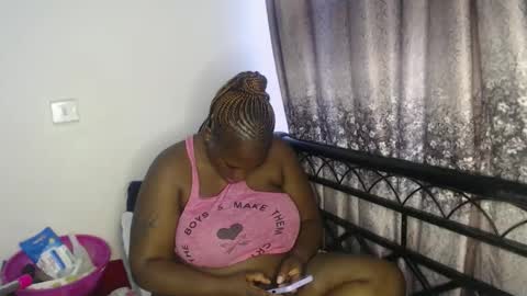 Snapshot of cozy_dion chatting on 06/09/26, 09:10 Erykah online show from 06/09/26, 09:10