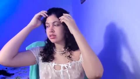 Snapshot of cracker_doll chatting on 02/22/25, 01:00 cracker online show from 02/22/25, 01:00