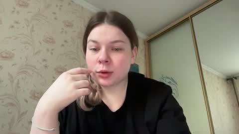 Snapshot of crave_elise chatting on 09/21/25, 08:05 Elise online show from 09/21/25, 08:05