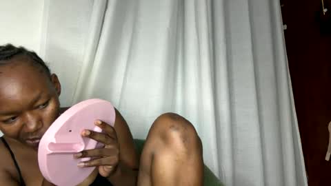 Snapshot of crave_meslowly chatting on 07/08/26, 12:48 Taliee online show from 07/08/26, 12:48