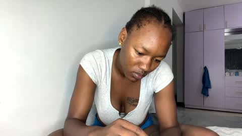 Snapshot of crave_meslowly chatting on 07/17/26, 01:12 Taliee online show from 07/17/26, 01:12