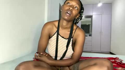 Snapshot of crave_meslowly chatting on 08/02/26, 08:40 Taliee online show from 08/02/26, 08:40