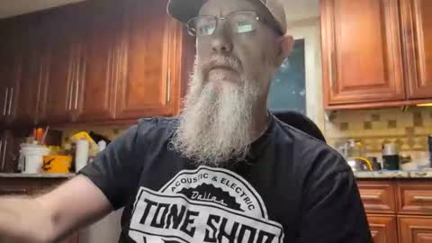 Snapshot of craven_moreass chatting on 05/29/26, 10:35 Dick Fitswell online show from 05/29/26, 10:35