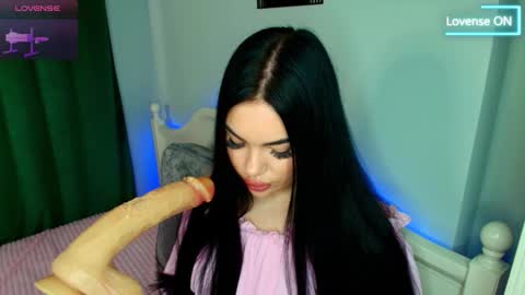 Eva online show from 10/31/25, 07:31