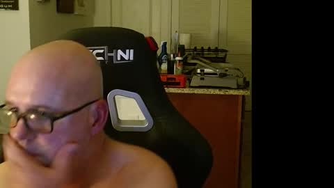 Snapshot of crazy_beyond_cute chatting on 12/19/25, 02:29 Crazy Beyond Cute online show from 12/19/25, 02:29