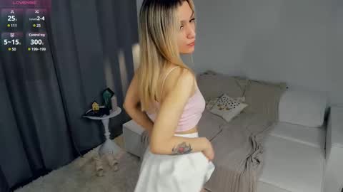 Emma online show from 02/22/25, 02:50