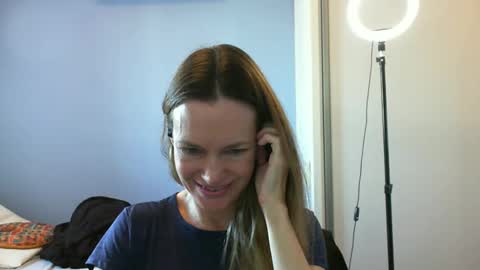 Anny online show from 11/05/25, 10:59