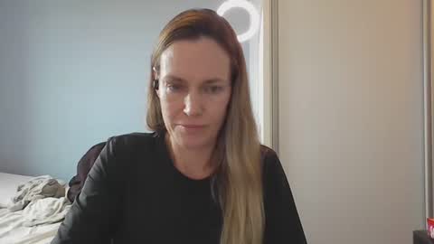 Anny online show from 11/20/25, 10:48