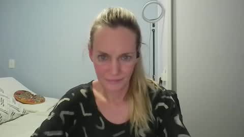 Anny online show from 02/08/26, 12:47