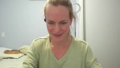 Anny online show from 02/25/26, 12:20