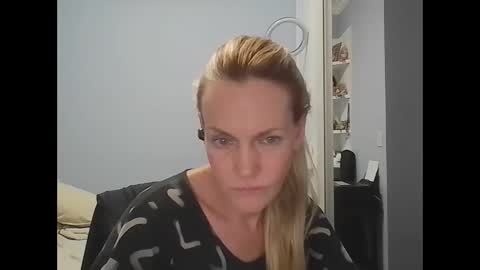 Anny online show from 04/08/26, 12:10