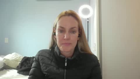 Snapshot of crazyanny chatting on 05/22/26, 12:22 Anny online show from 05/22/26, 12:22
