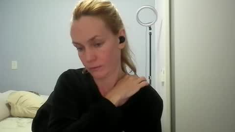 Snapshot of crazyanny chatting on 05/25/26, 12:16 Anny online show from 05/25/26, 12:16