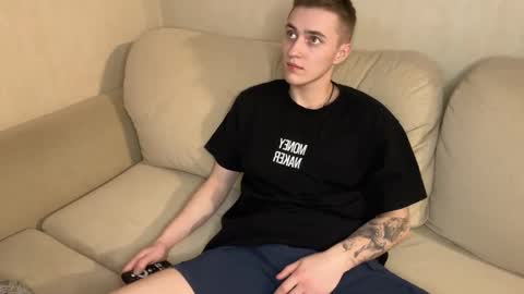 Snapshot of crazybottom99 chatting on 12/11/24, 05:15 Alex online show from 12/11/24, 05:15