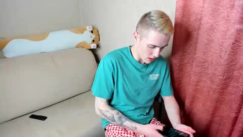 Snapshot of crazybottom99 chatting on 03/02/25, 04:10 Alex online show from 03/02/25, 04:10