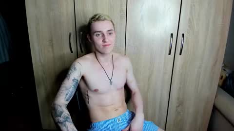 Snapshot of crazybottom99 chatting on 03/07/25, 06:22 Alex online show from 03/07/25, 06:22